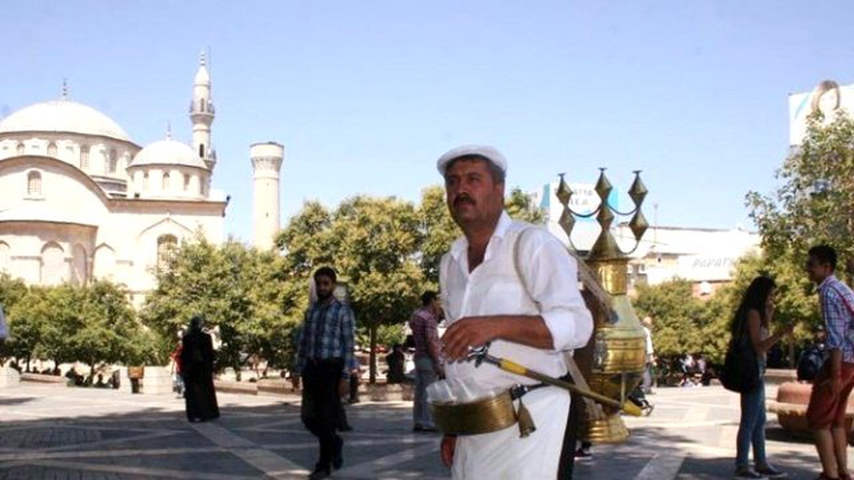 Meyan Şerbeti Hem Serinletiyor Hem Şifa Veriyor
