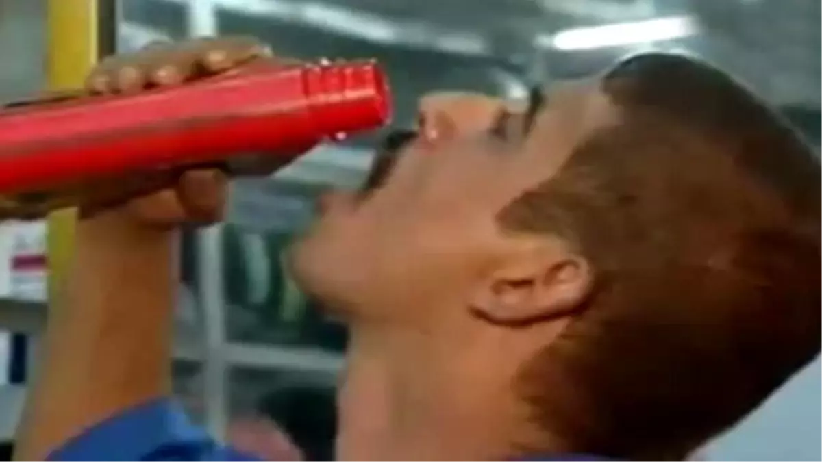 Motor Yağı İçen Adam Görenleri Hayrete Düşürdü