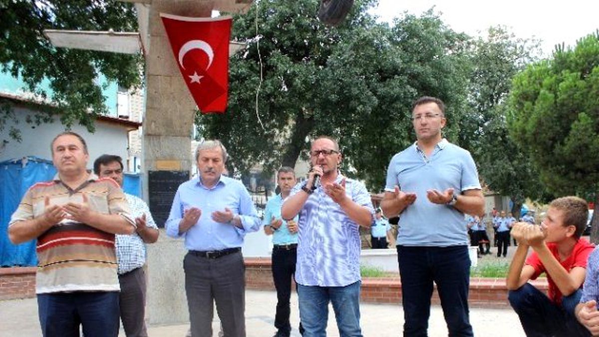 Osmaneli\'de Teröre Tepki Yürüyüşü