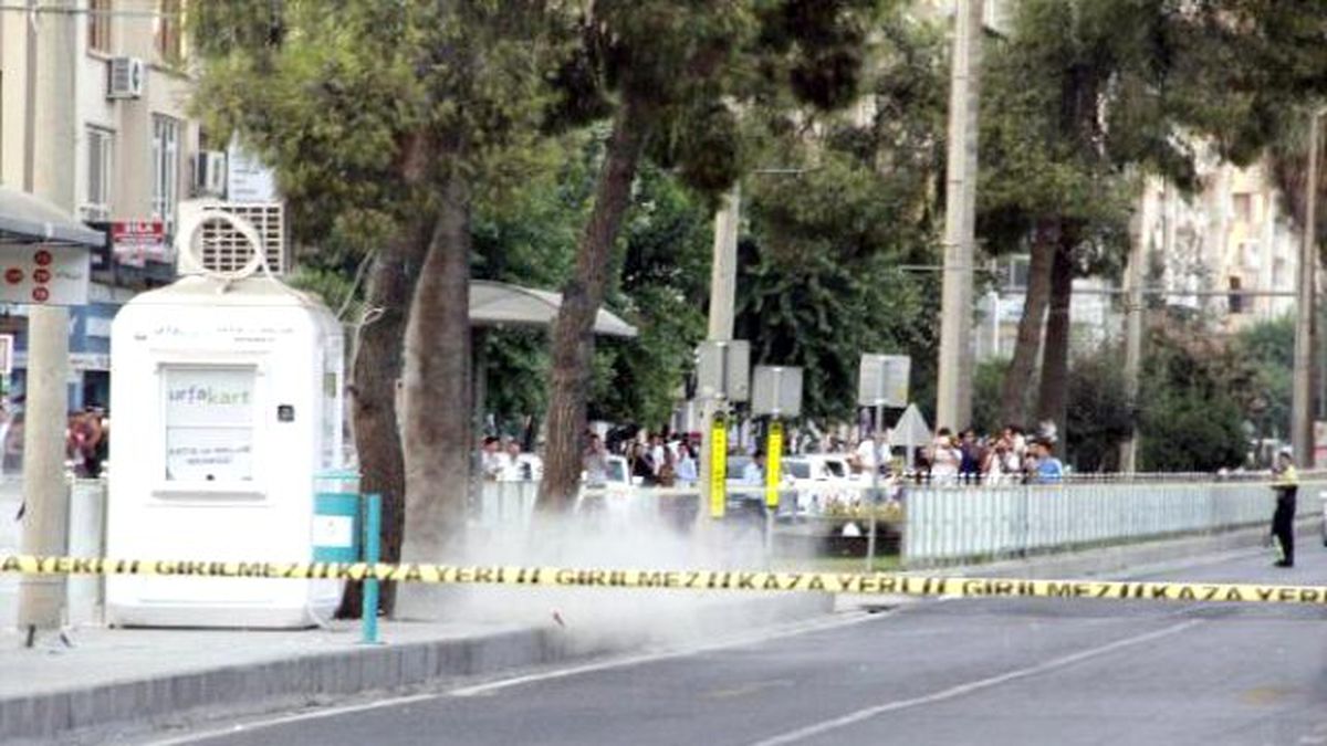 Otobüs Durağında Şüpheli Çanta
