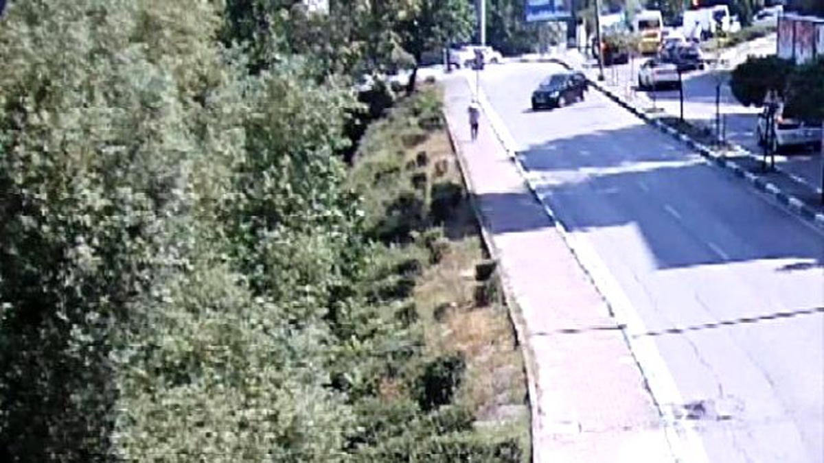 Otomobil Dere Yatağına Uçtu, 2 Kardeş Ölümden Döndü