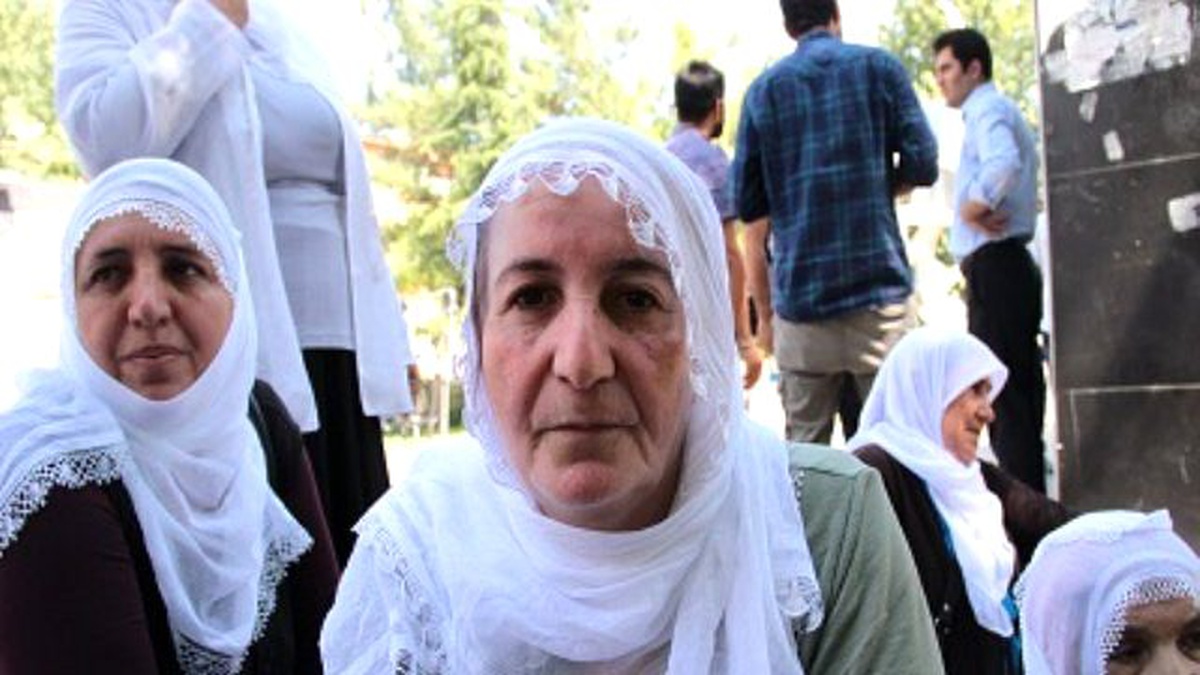 PKK\'lı Annelerden Asker ve Polis Annelerine: Uzatın Elinizi, Barışı Getirelim