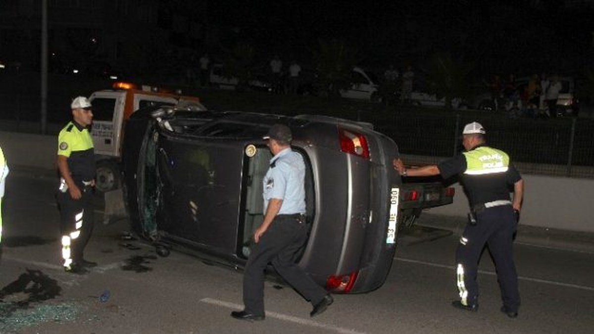 Samsun\'da Otomobil Takla Attı: 4 Yaralı