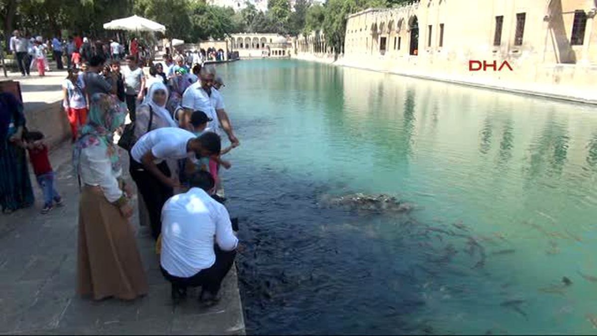Şanlıurfa - Balıklıgöl\'e Ziyaretçi Akını