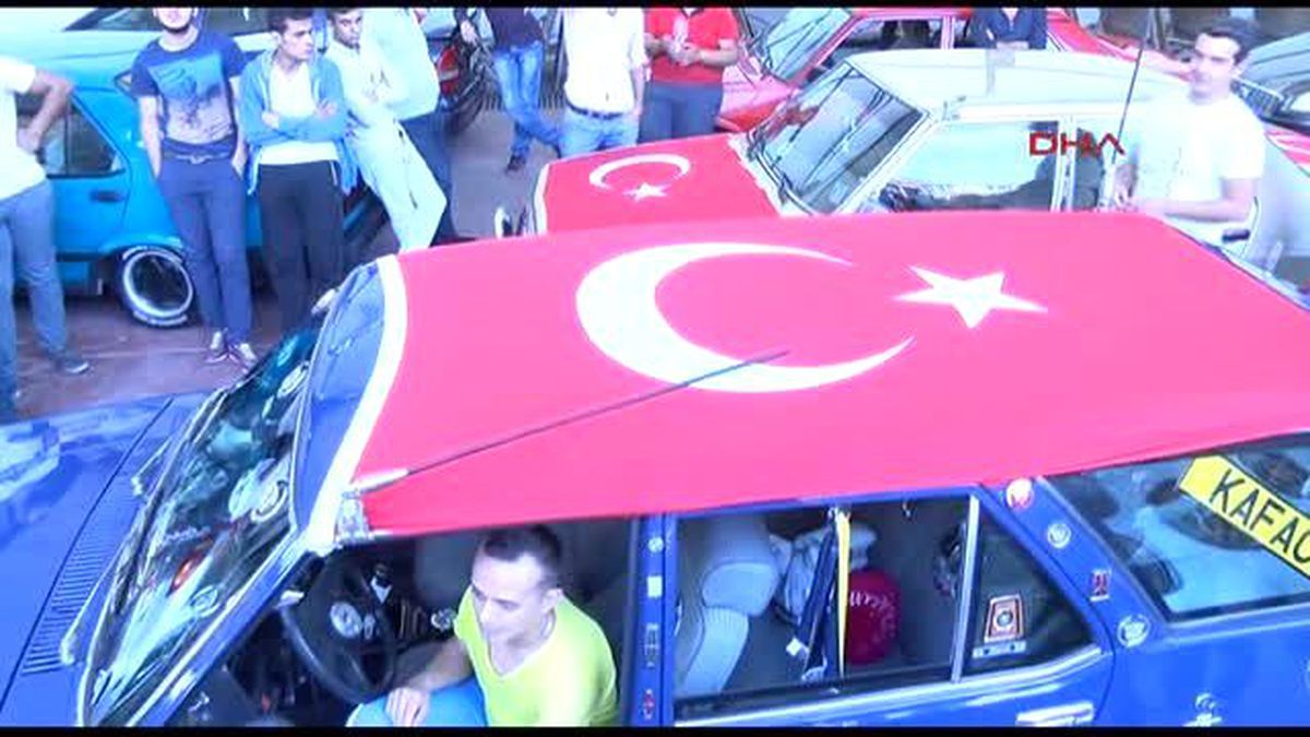 Şehitler İçin 100 Araçlık Konvoy Oluşturdular