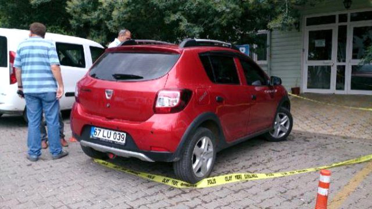 İğne Vurulup Eve Gönderildi, Hastane Bahçesinde Öldü