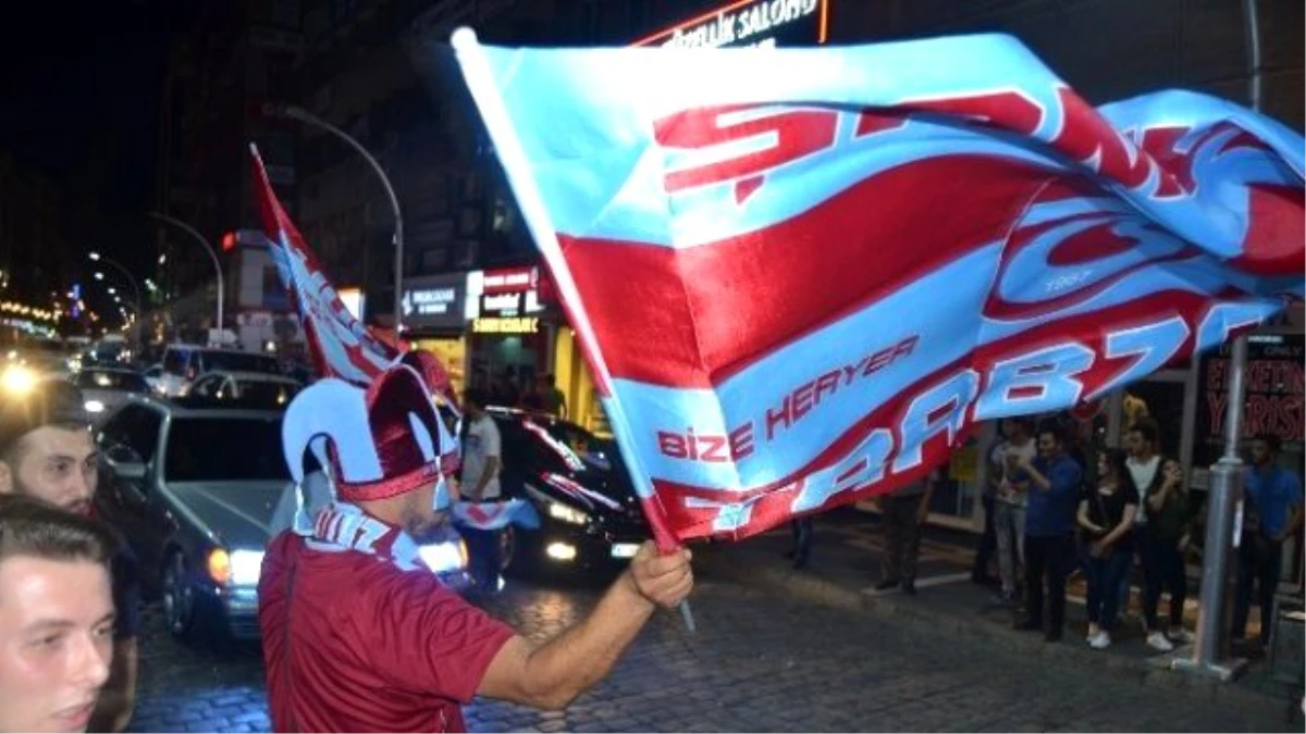 Trabzonspor\'un Galibiyet Sevinci Sokaklara Taştı