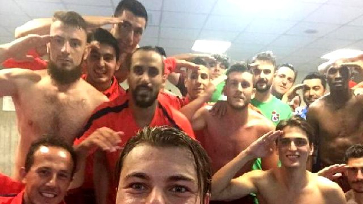 Trabzonsporlu Futbolculardan Asker Selamı