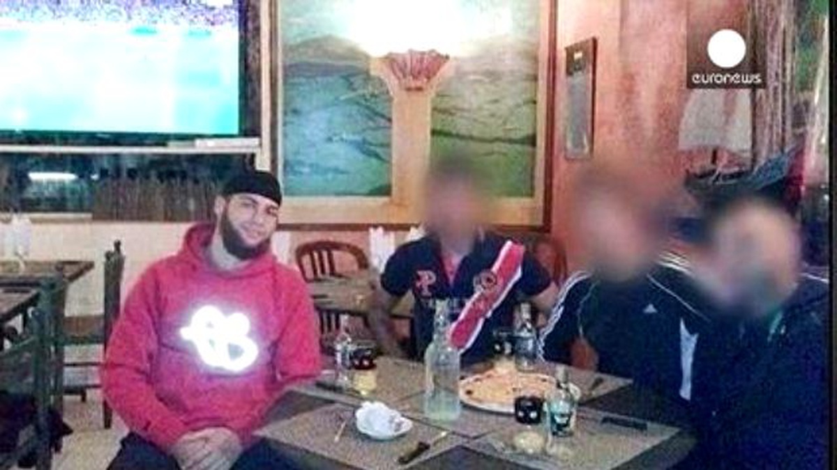 Trendeki Kalaşnikoflu Saldırganı İşte Böyle Etkisiz Hale Getirdiler