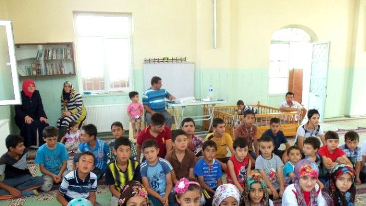 Yeşilyurt Gedik Camii\'nde Öğrencilere Bisiklet Hediye Edildi