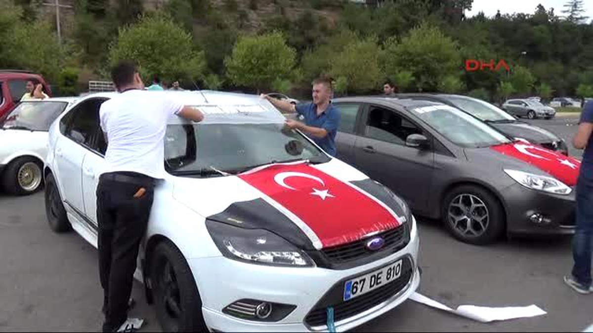 Zonguldak\'ta Otomobil Gruplarından Teröre Sessiz Tepki