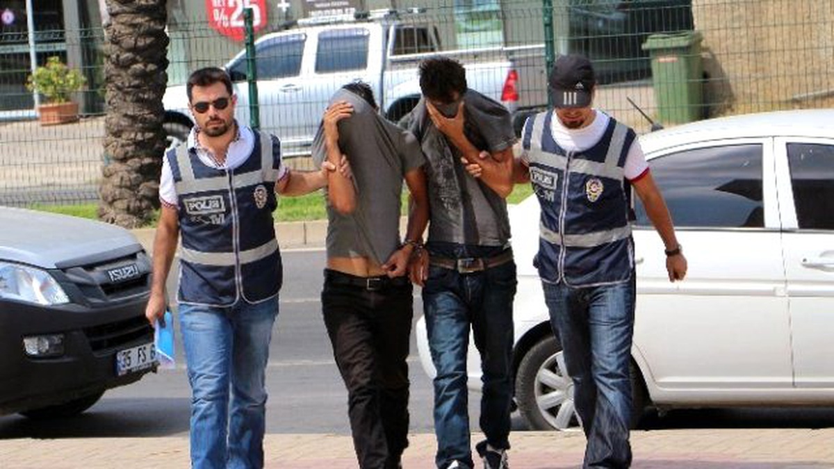 Alanya\'da Uyuşturucu Operasyonu: İki Gözaltı