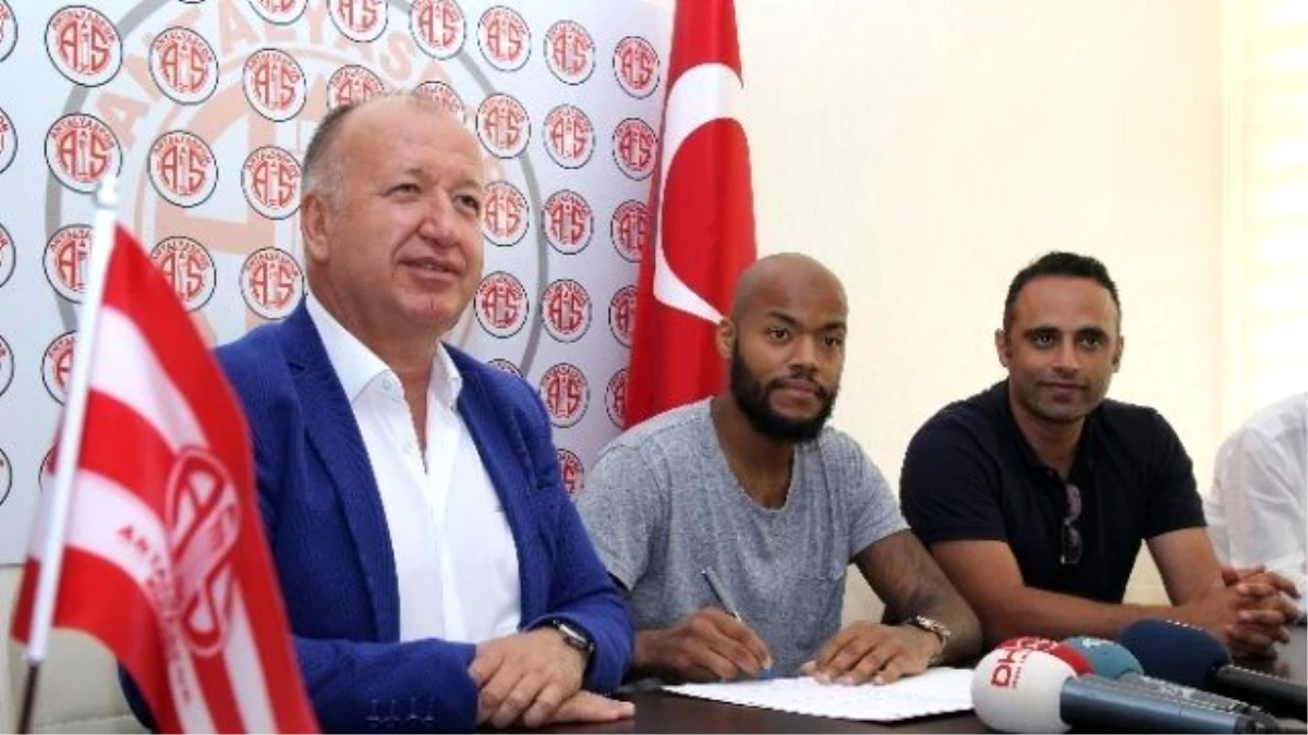 Antalyaspor Cezayirli Milli Kaleci M\'bolhı ile Sözleşme İmzaladı