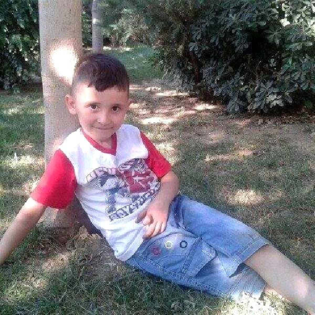 Aydınlatma Direğindeki Kaçak Efe\'yi Canından Ediyordu