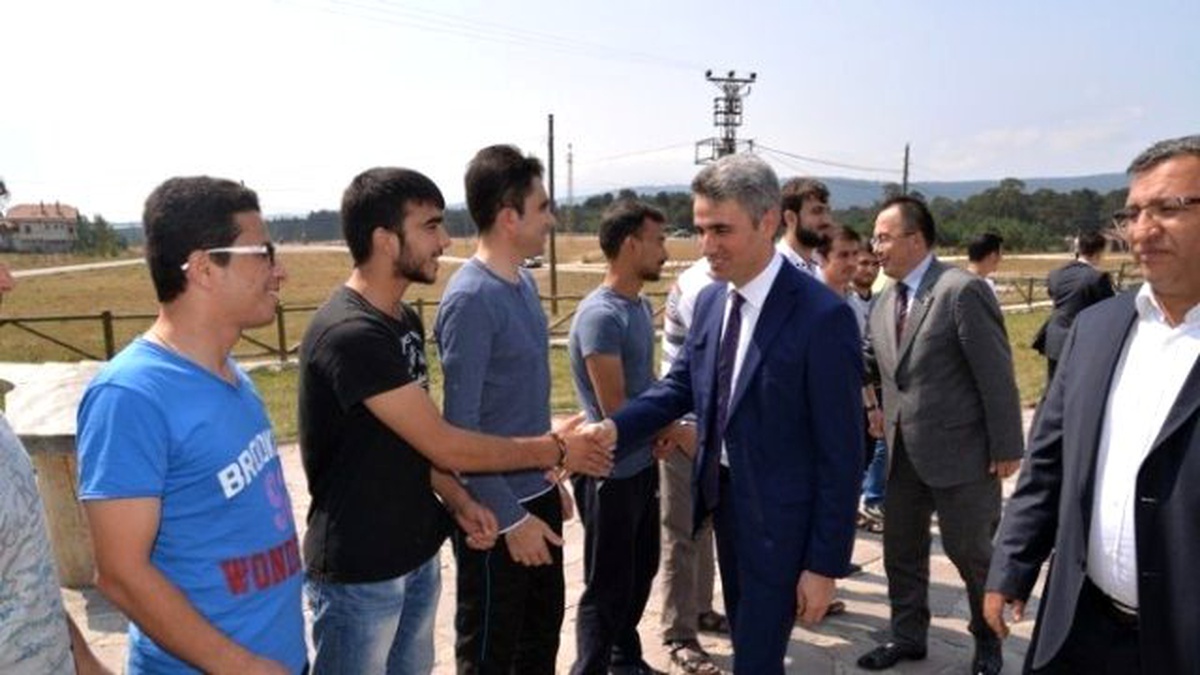 Bolu Valisi Aydın Baruş Ok Attı