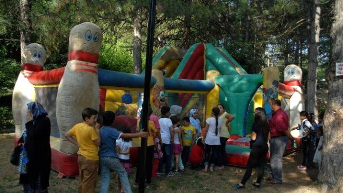 Bolvadin\'de Çocuk Tiyatrosuna Yoğun İlgi