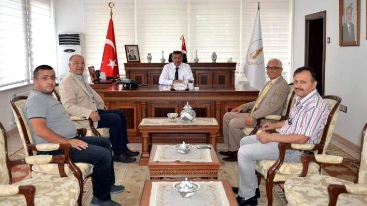 Cemiyet Başkanı ve Gazete Sahiplerinden Vali Yılmaz\'a Ziyaret