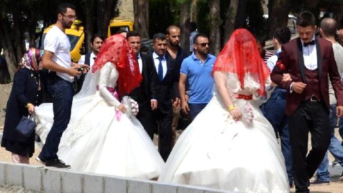 Çorum\'da Türbeler Gelin ve Damatların Akınına Uğradı