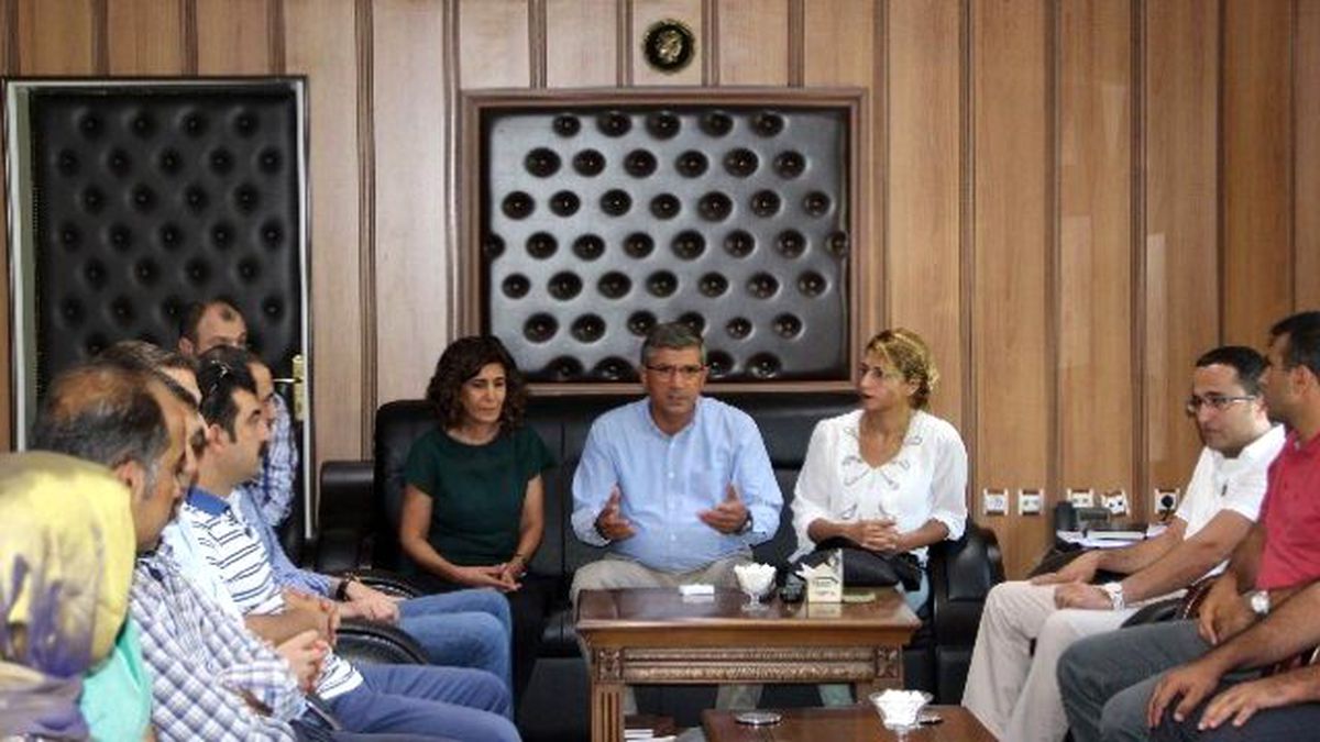 Diyarbakır Baro Başkanı Elçi\'den Sur Belediyesi\'ne Ziyaret