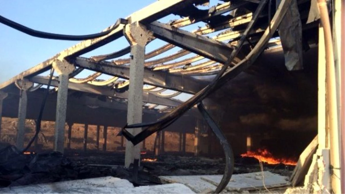 Elazığ\'daki Fabrika Yangını Söndürüldü