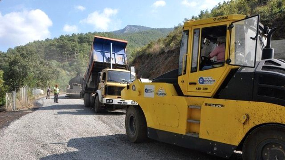 Gazipaşa\'da 50 Yıllık Yol Çilesi Son Buldu