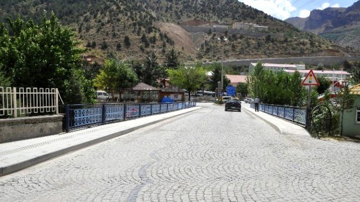 Gümüşhane Belediyesi Köprü ve Korkulukları Yeniliyor