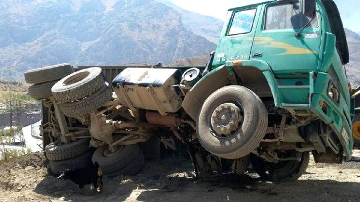 Hakkari\'de Maddi Hasarlı Trafik Kazası