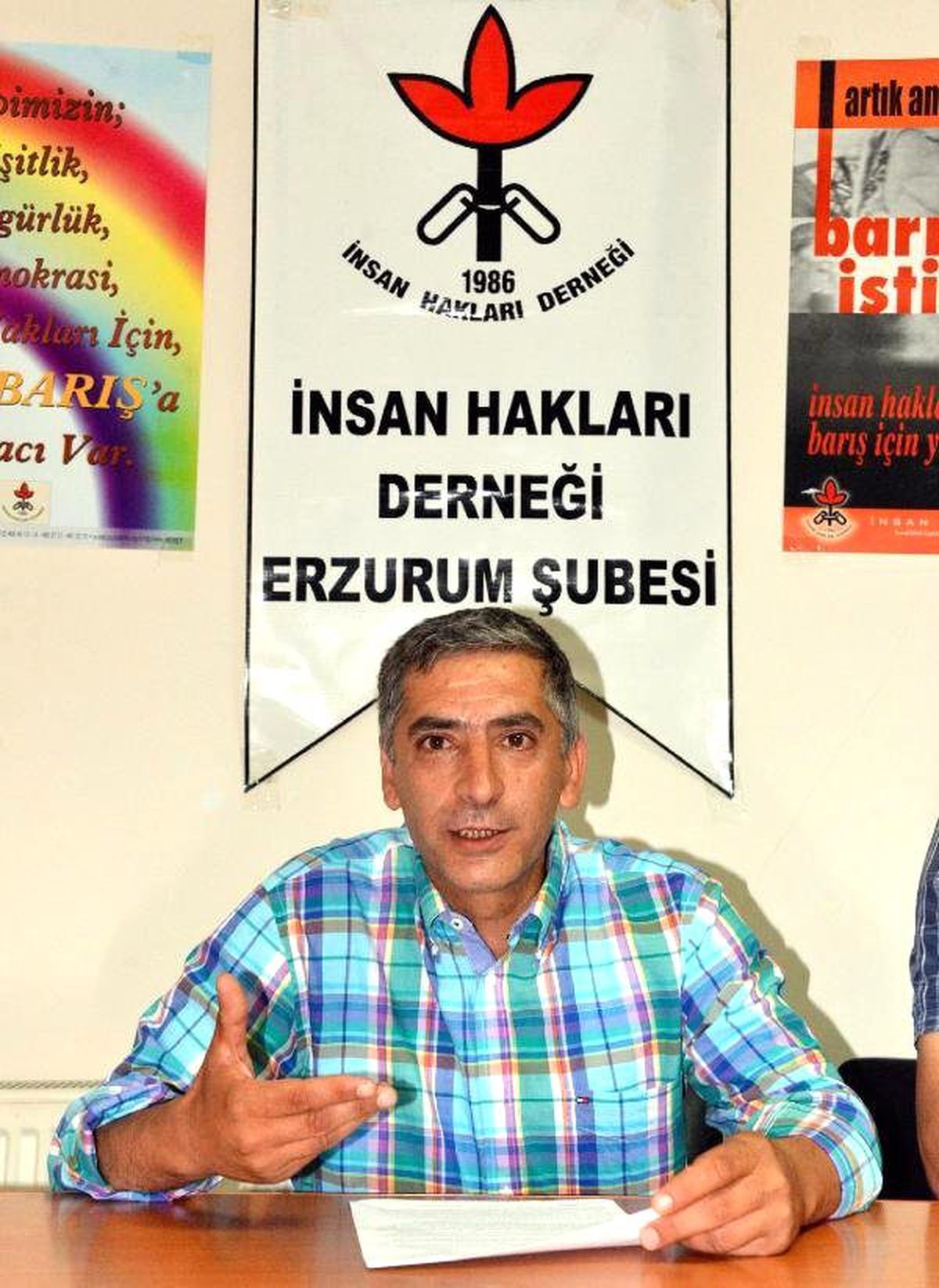 İHD\'den Çağrı: PKK Elindeki Asker, Polis ve Sivilleri Serbest Bıraksın