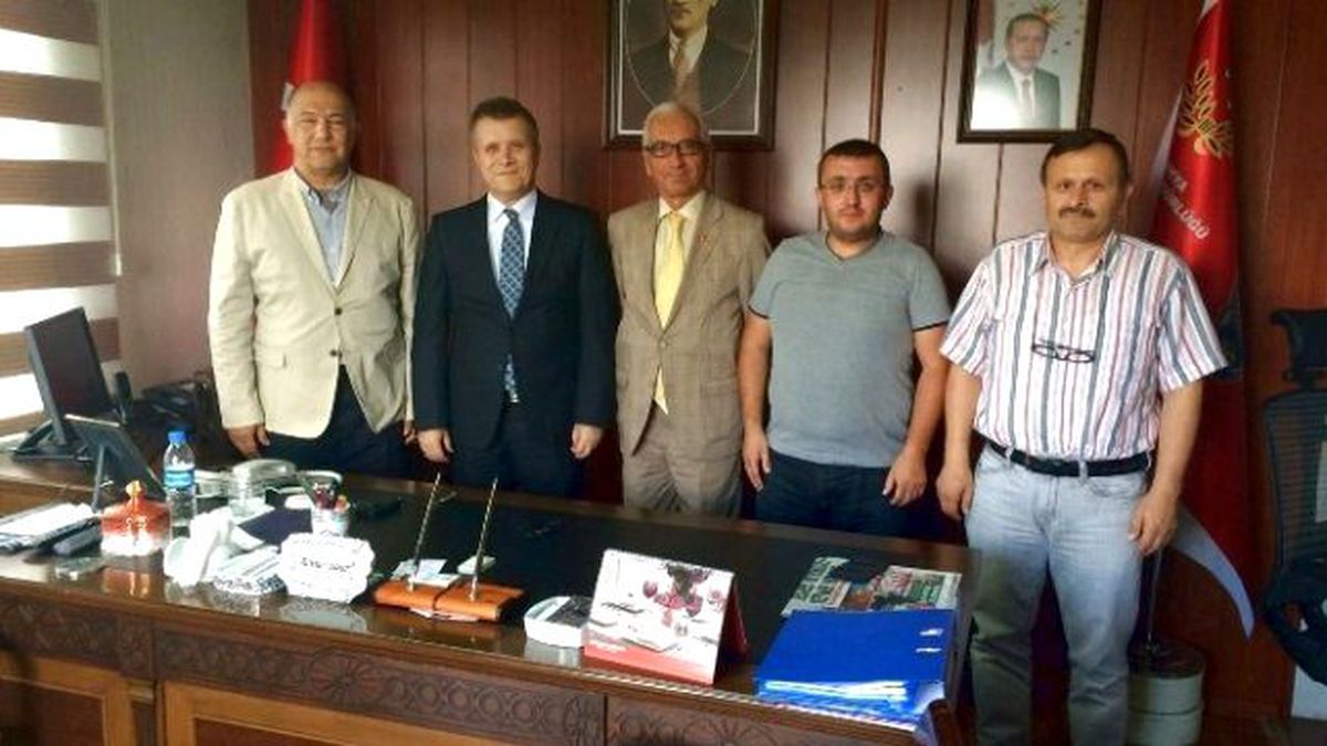 İhsan Tunçoğlu ve Gazete Sahiplerinden Müdür Gülnaz\'a \'Geçmiş Olsun\' Ziyareti
