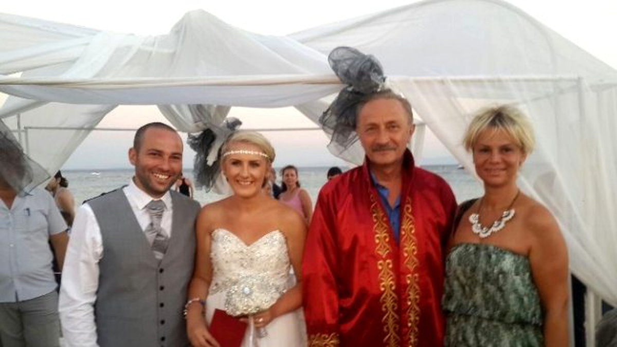 İngiliz Çift Düğün İçin Altınkum\'u Tercih Etti