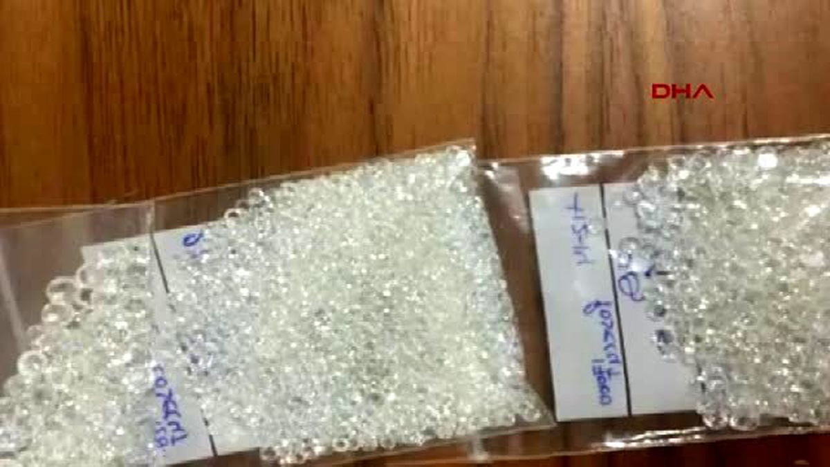 Kapalıçarşı\'da 1 Milyon Dolarlık Kaçak Pırlanta Operasyonu