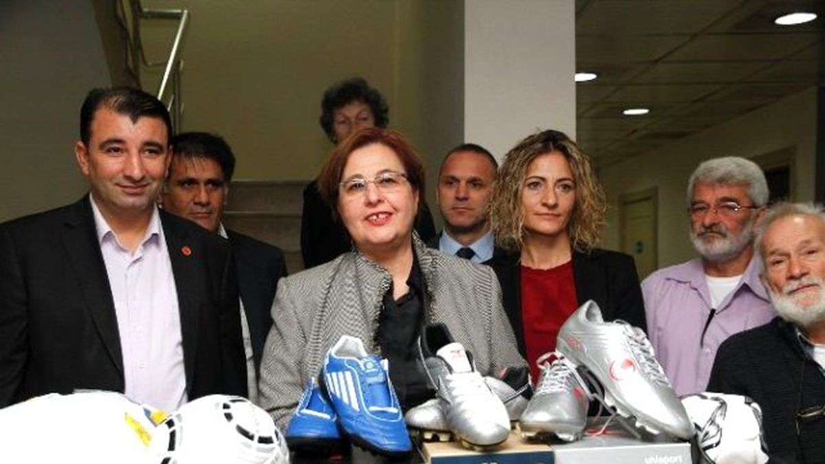 Konak\'ta Amatörü Sevindiren Destek