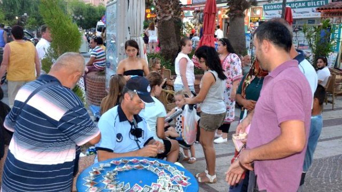 Kuşadası\'nda Zabıtadan Operasyon