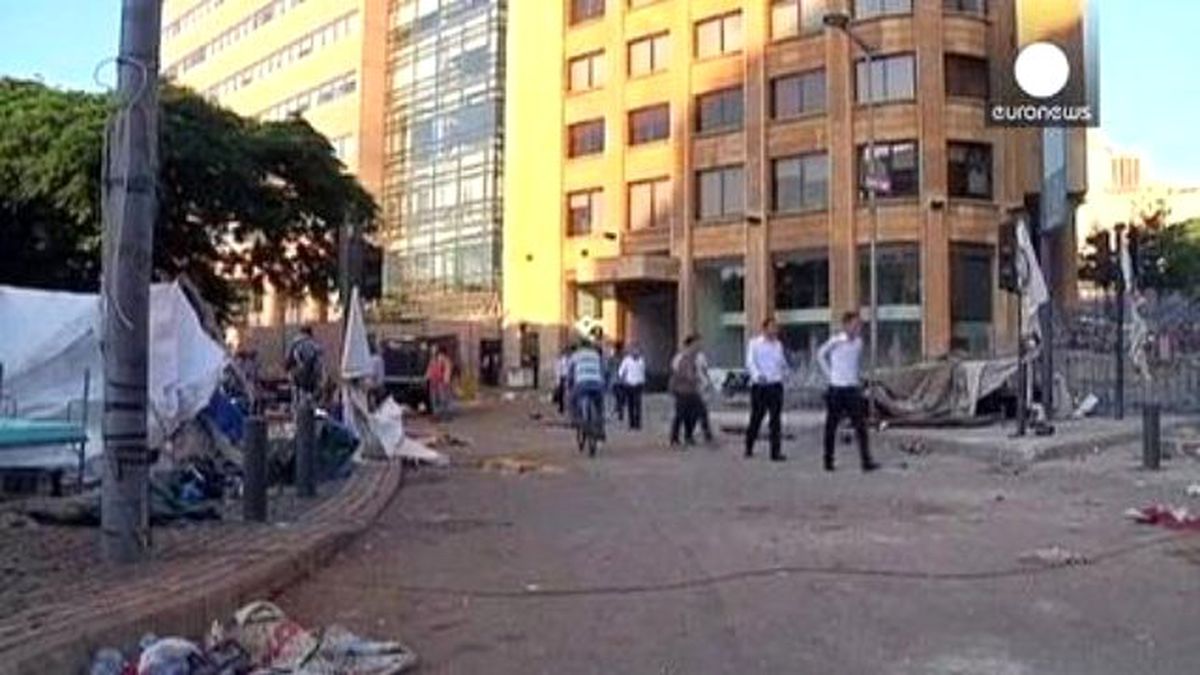 Lübnan\'da Muhalif Gösteriler Büyüyor