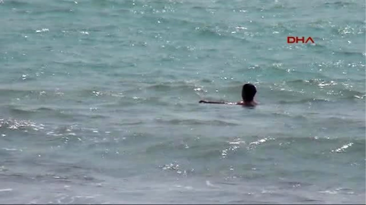 Mersin\'de Denize Giren 2 Çocuk Boğuldu