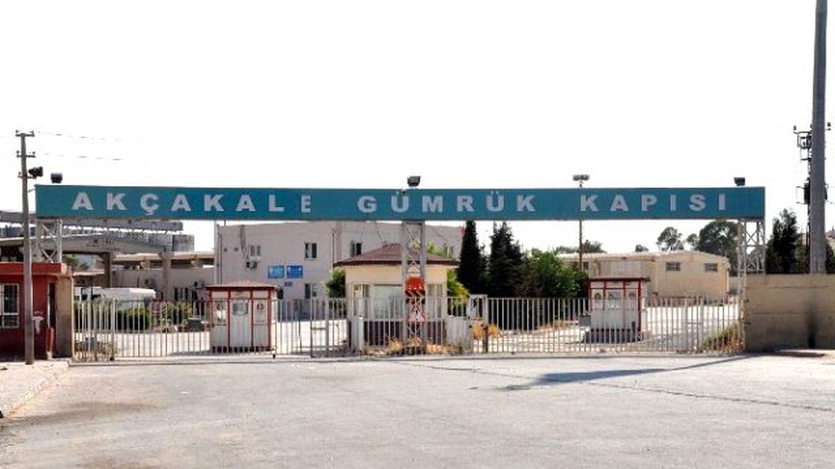 Mülteciler Sınır Kapısının Açılmadığını Öğrenince Geri Döndü