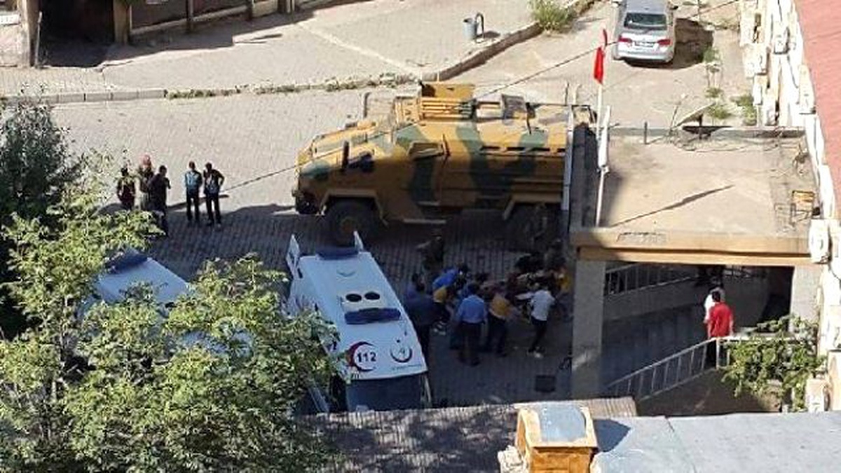 Şemdinli\'de Askeri Konvoya Mayınlı Tuzak