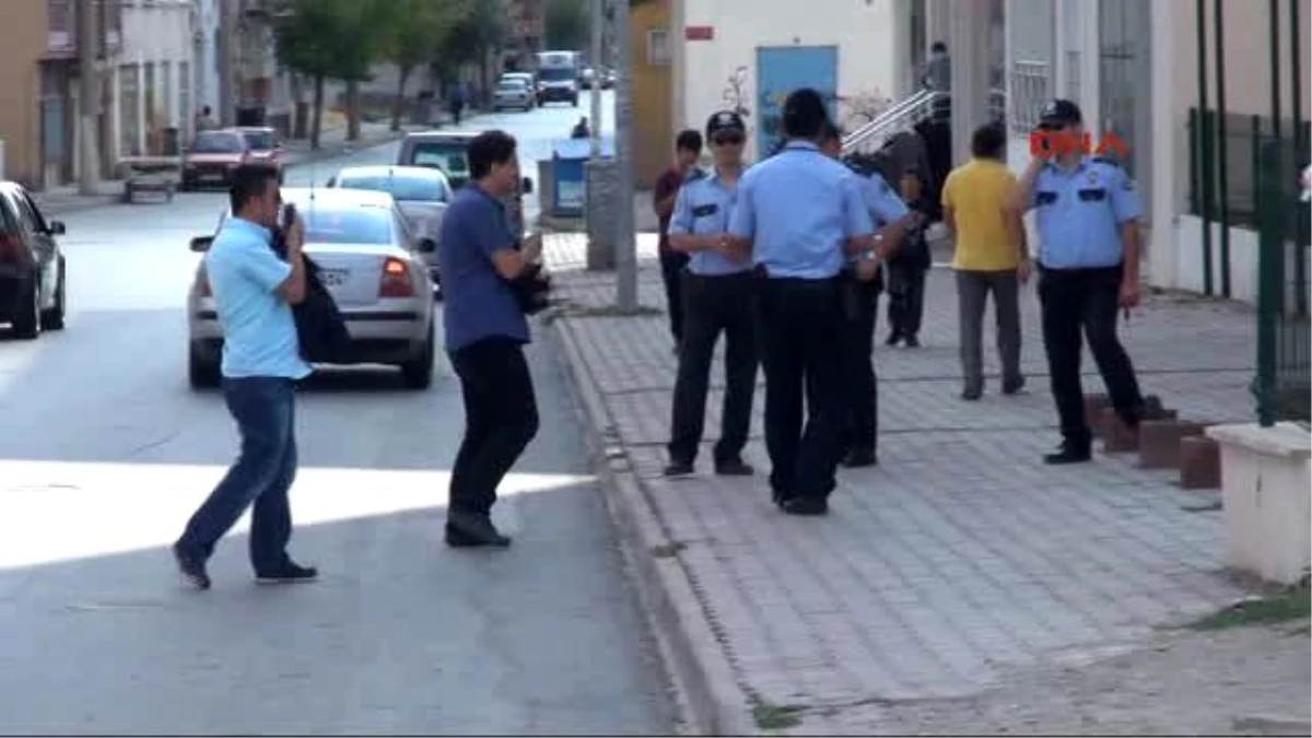 Sivas Şüpheli Kadın Çantaları Fünye ile Patlatıldı