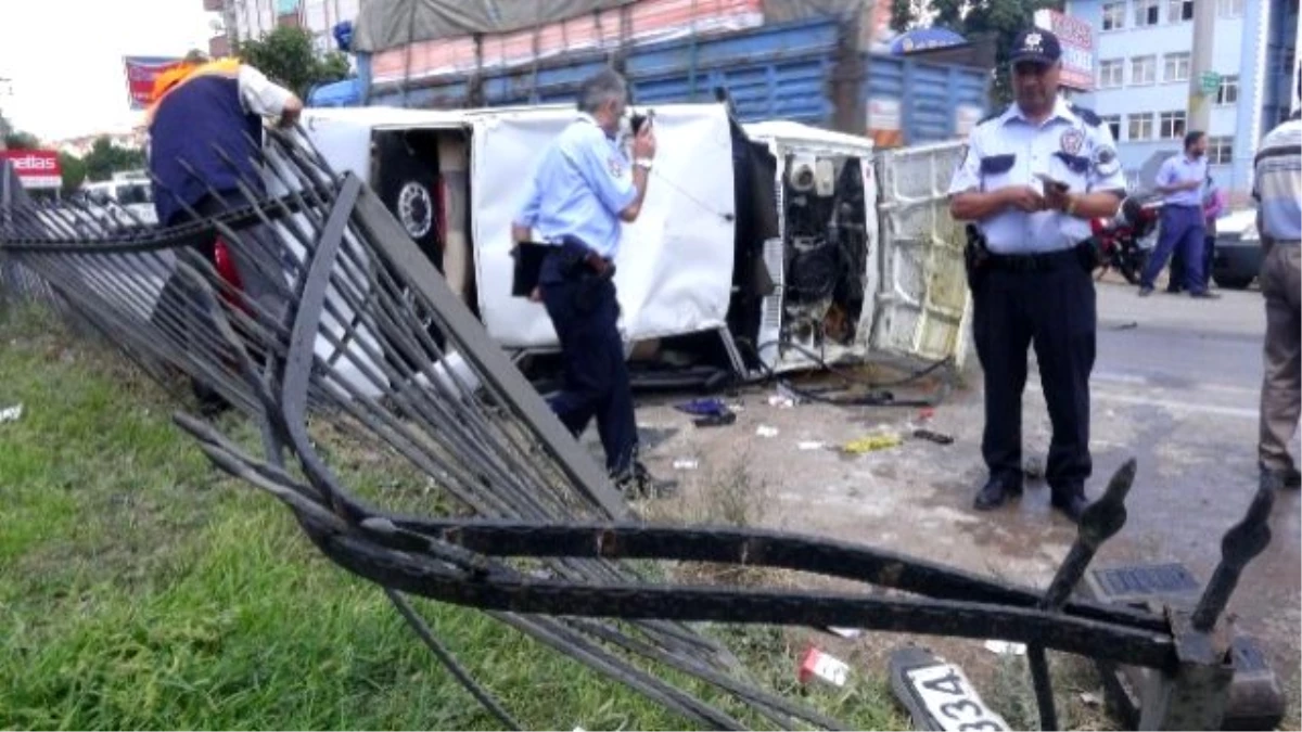 Aksaray\'da Otomobil Takla Attı: İki Yaralı
