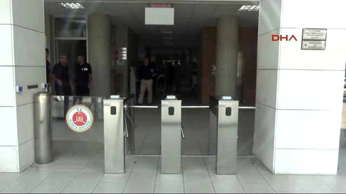 Alanya - Danimarkalı Kadının Parasını ve Otomobilini Gasp Ettiler