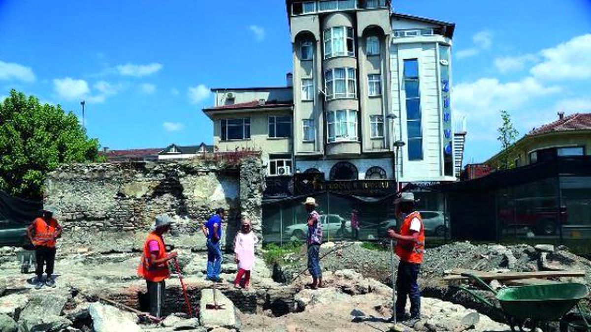 Ancient Turkish Bath Dating Back To Magnificent Century To Be Unearthed
