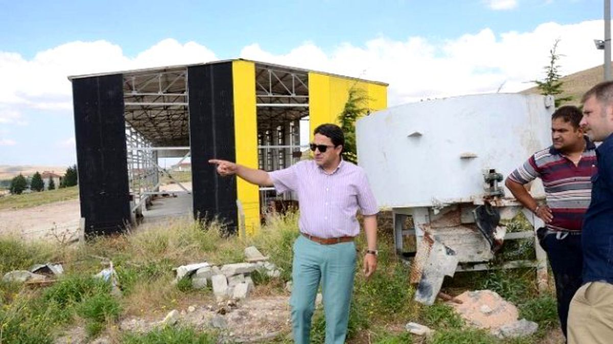 Başkan Kalın, Yapımı Devam Eden Taş Fabrikasını İnceledi