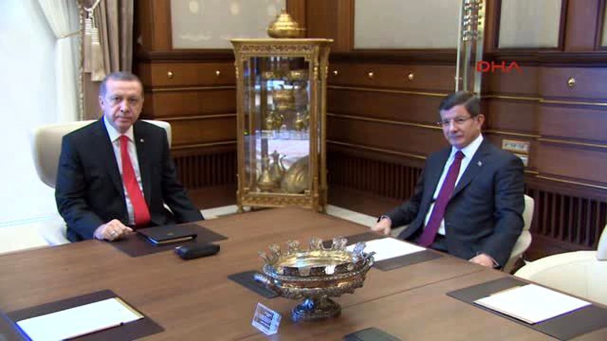 Cumhurbaşkanı Erdoğan Davutoğlu ile Görüştü