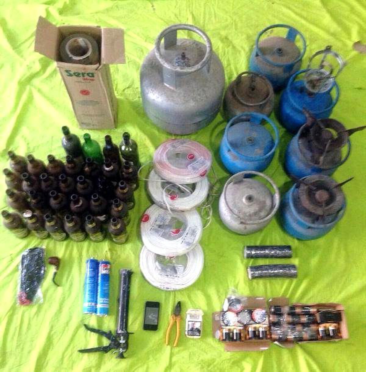 Diyarbakır\'da 3\'ü Mutfak, 4\'ü Piknik Tüpüyle Güçlendirilmiş 7 Bomba Ele Geçirildi