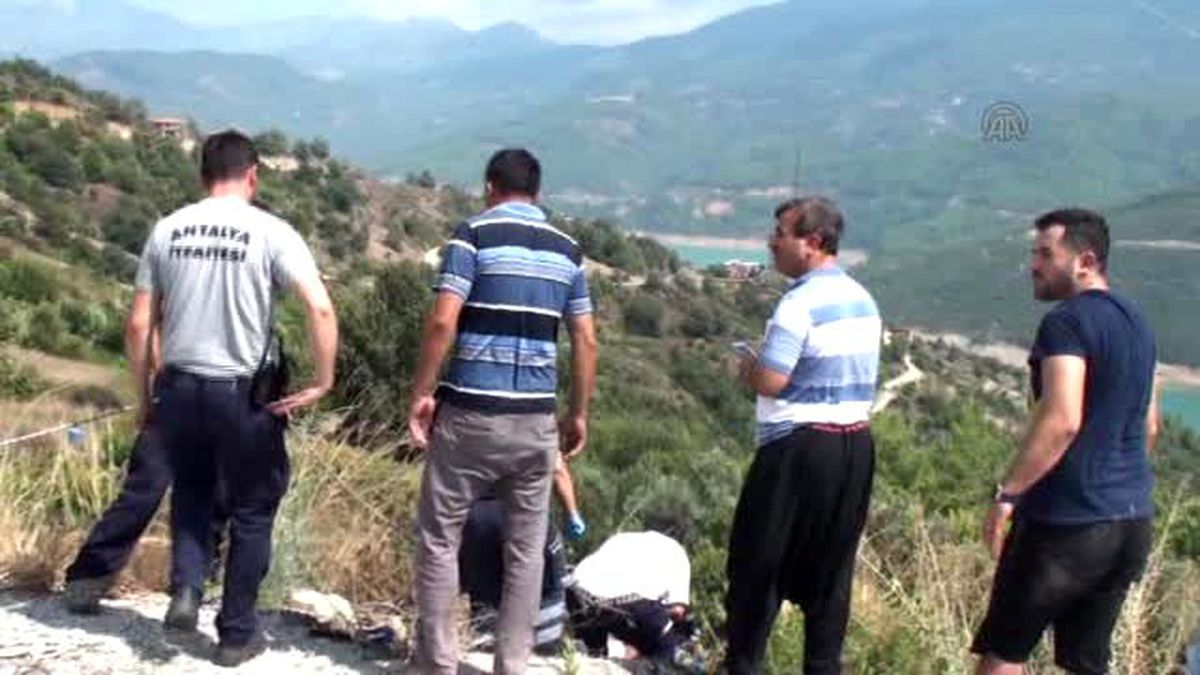 Fotoğraf Çektiren 77 Yaşındaki Kadın Uçurumdan Düştü