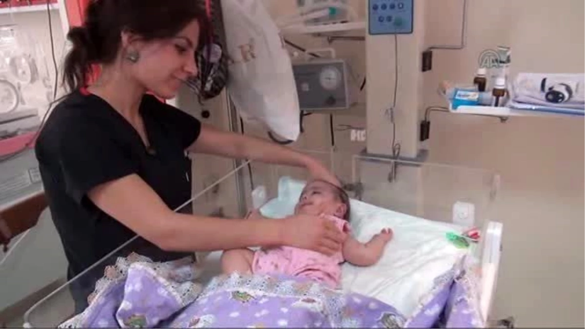 Hastanede Terk Edilen Bebeği Sağlık Çalışanları Büyütüyor