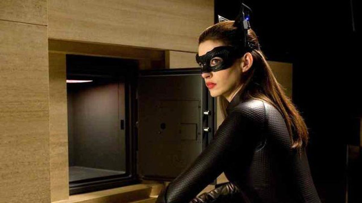 Hırsızlık Yapmak İçin Girdiği Evde Yangın Çıkınca Polisi Aradı