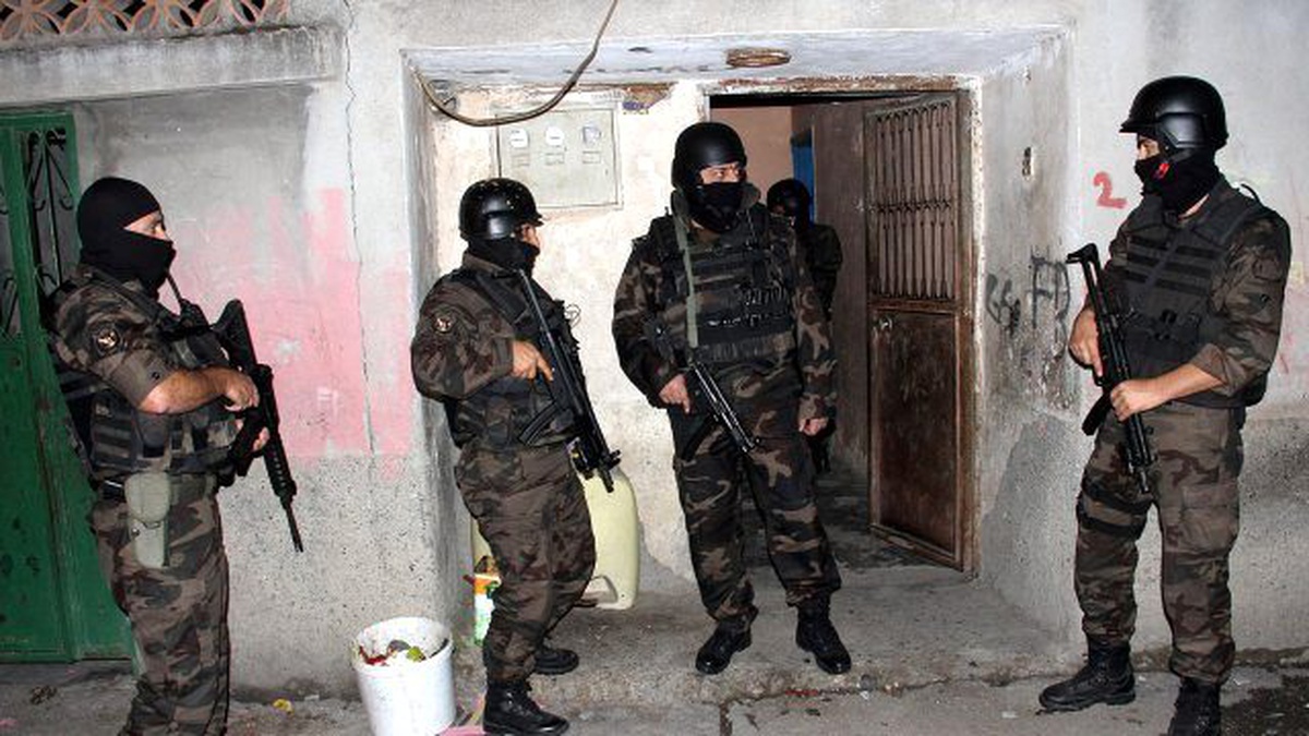 İstanbul\'da 5 İlçede Uyuşturucu Operasyonu: 34 Kişi Gözaltında