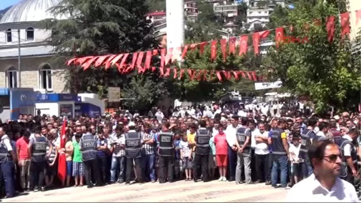 Kahramanmaraş Şehit Ahmet Bıçakcı, Andırın\'da Gözyaşlarıyla Toprağa Verildi