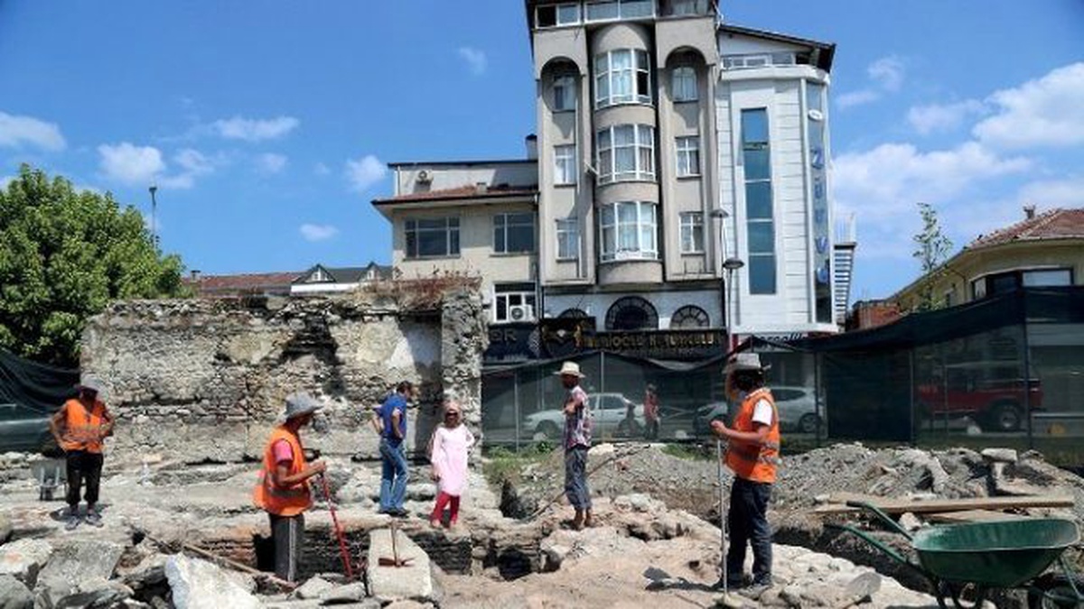 Kanuni Sultan Süleyman Zamanında İnşa Ettirilen Tarihi Hamam Gün Işığına Çıkarılıyor